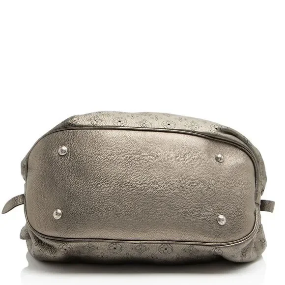 Louis Vuitton Metallic Mahina Leather XL Hobo - Picture 4 of 15